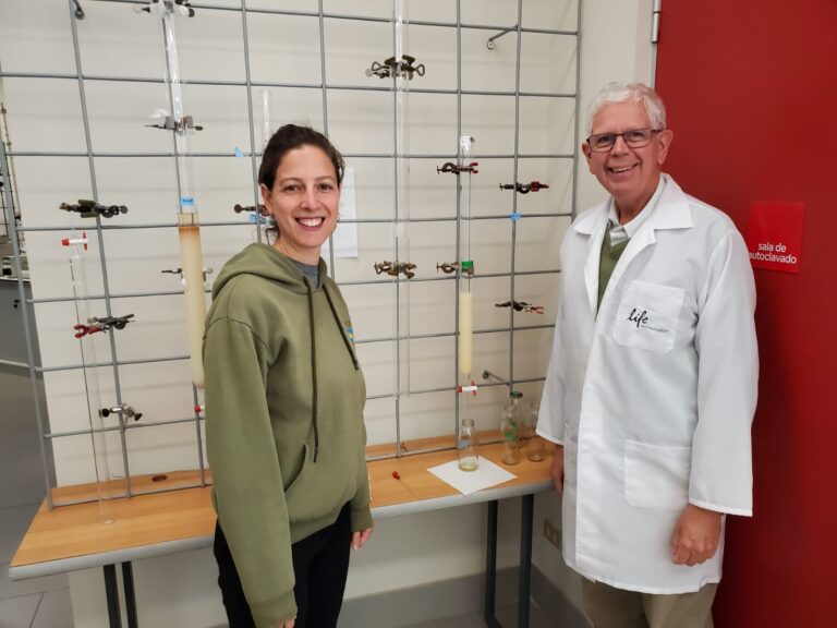 Becaria del Chubut realizó pasantía en Chile para investigar frutos nativos con potencial nutracéutico