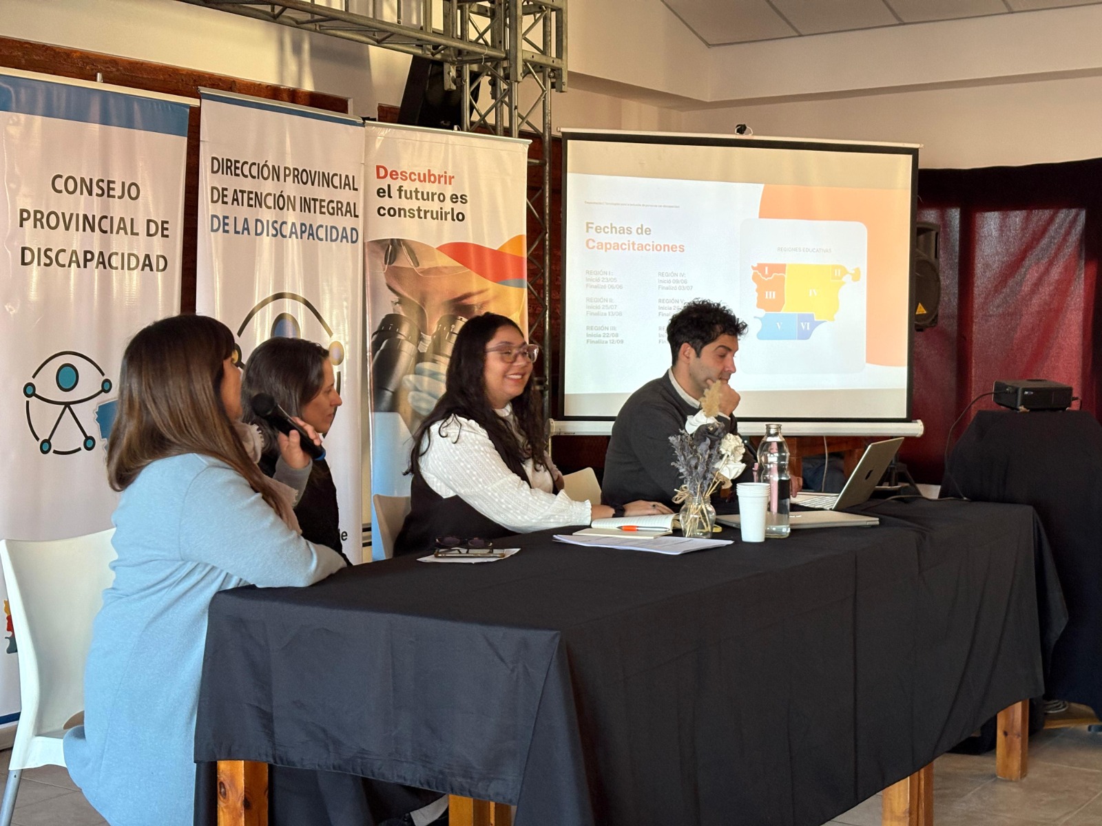 un espacio creado para acercar soluciones que mejoren la calidad de vida de las personas con discapacidad, incorporando la ciencia y la tecnología como aliadas estratégicas de la inclusión.